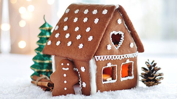 Make Gingerbread Houses with Mom
